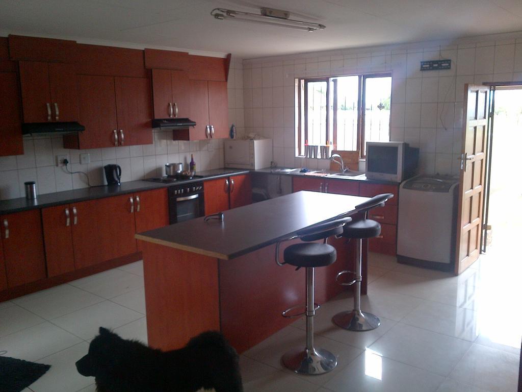 Hotel Die Bostokelos And Spa à Vanderbijlpark Extérieur photo