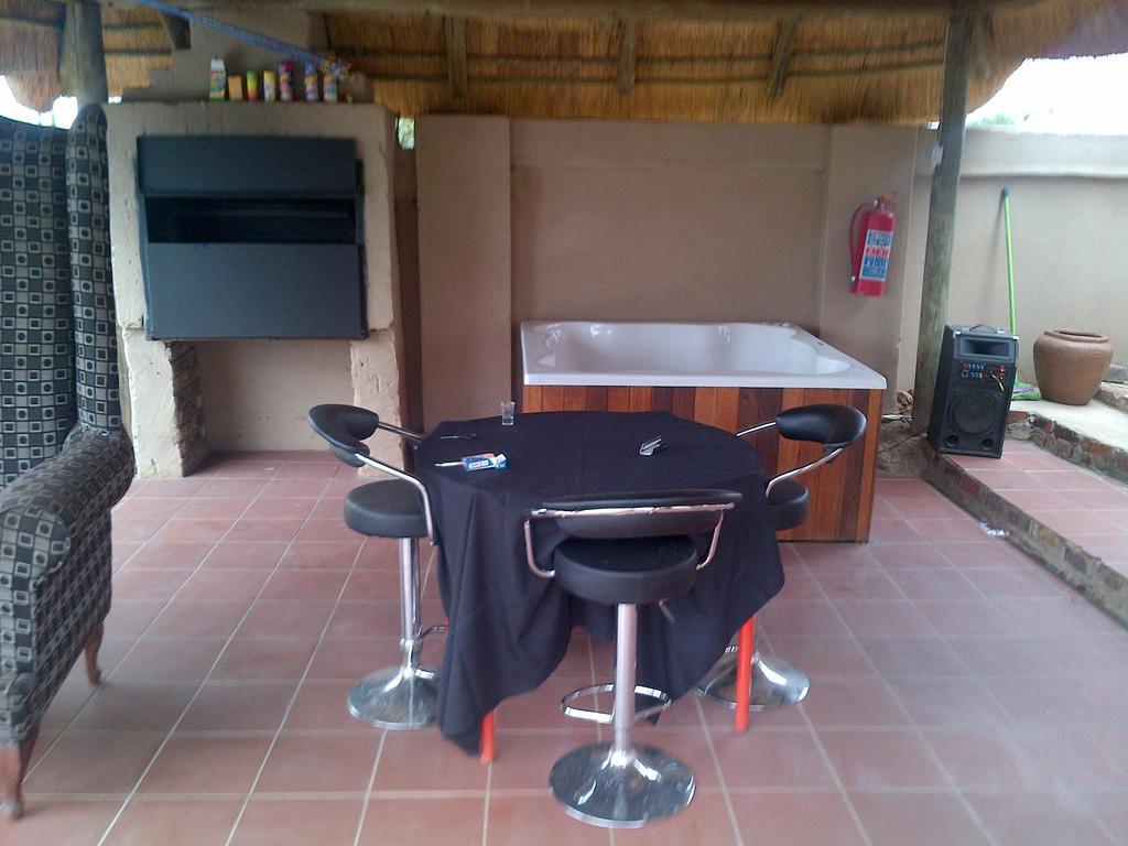 Hotel Die Bostokelos And Spa à Vanderbijlpark Extérieur photo